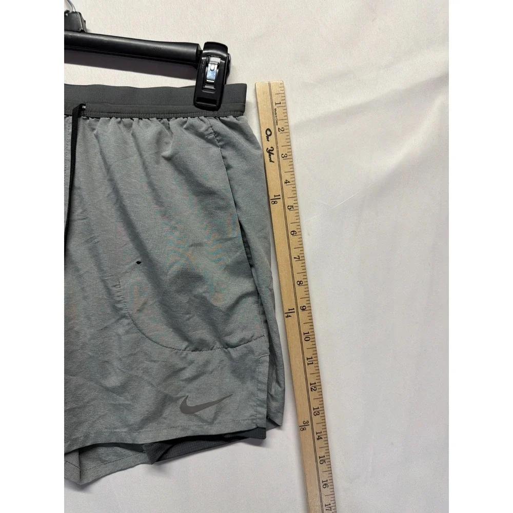 Nike Flex Stride Dri-Fit Athletic Shorts Mens Small Gray Gym Training Drawstring